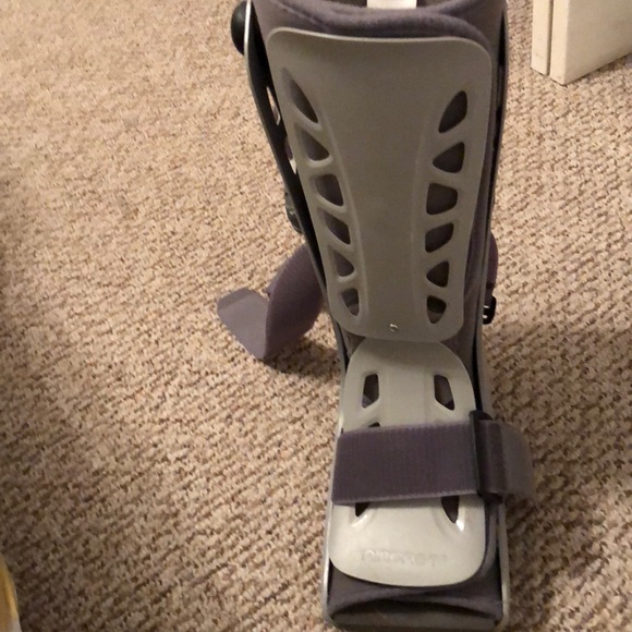 Boot for foot and ankle broken - Picture 3 of 4